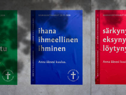 Kolme julistetta eri väreissä: vihreä, sininen ja punainen. Tekstit käsittelevät äänestämistä ja ihmisen merkitystä.