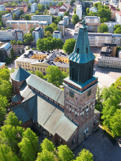 Turun tuomiokirkko ilmasta kuvattuna