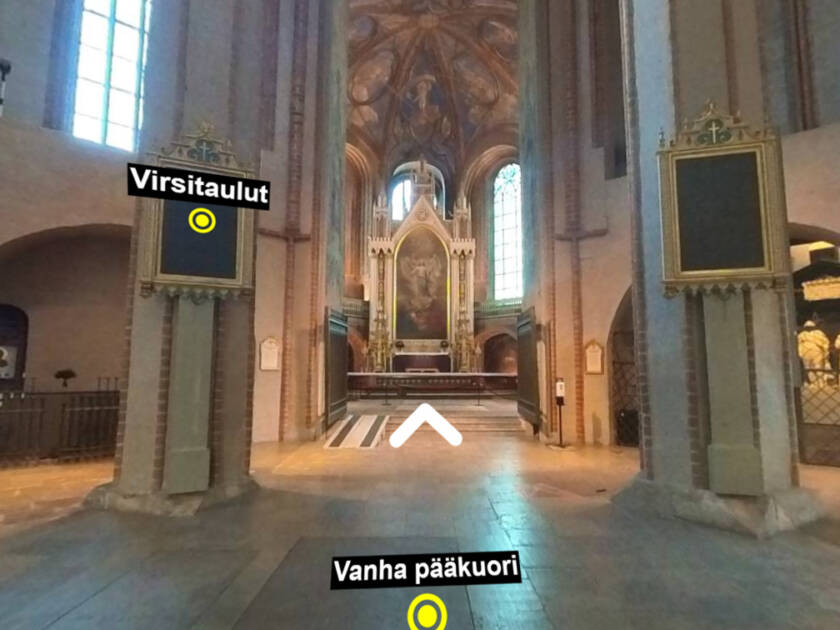 Tuomiokirkon keskikäytävää