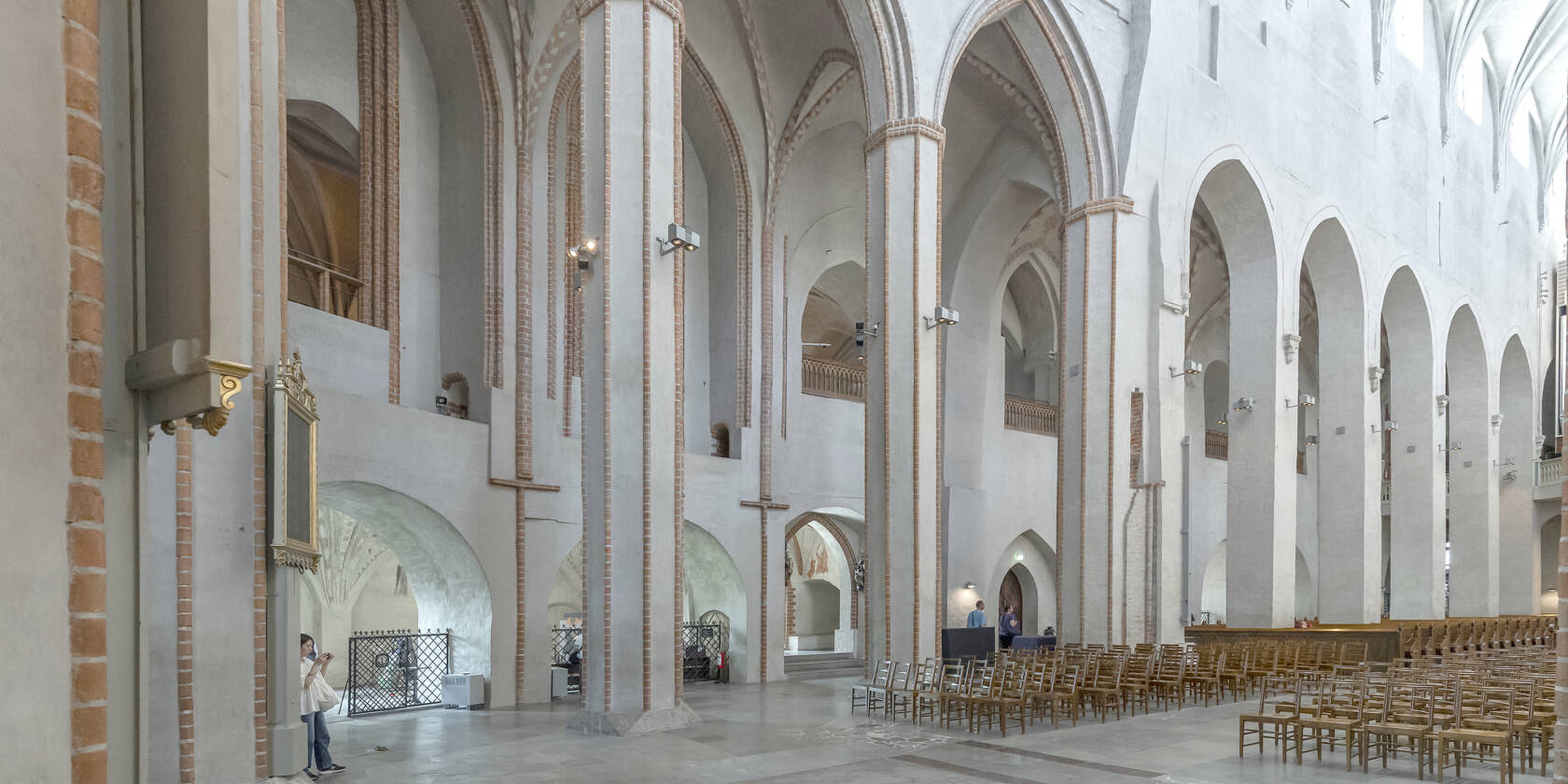 Inne i Domkyrkan, södra sidan